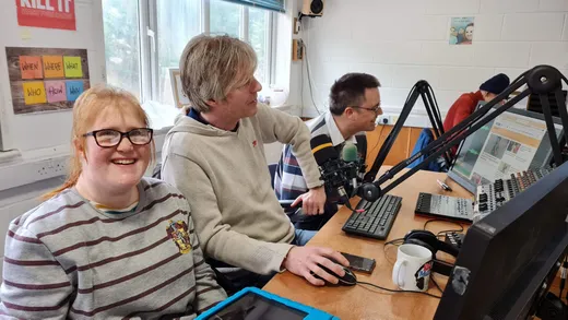 A member presenting on Spiral Wave Radio