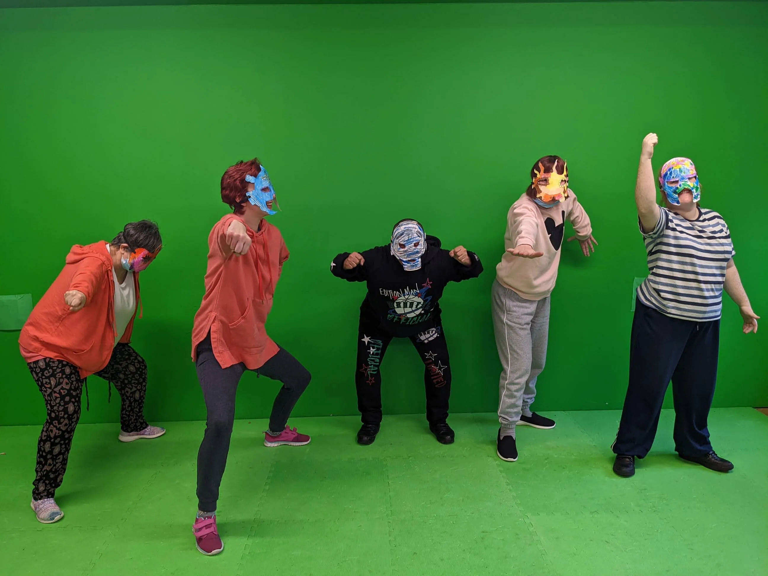 Spiral members in an acting and filming session